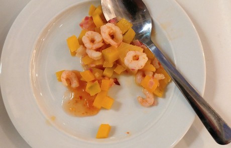 Warmer Orangen-Mango-Ananas-Salat