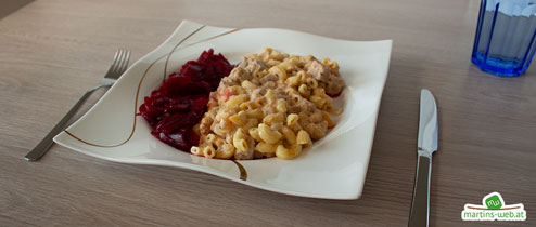 Sauerrahmfleisch mit Nudeln