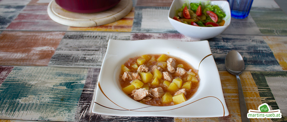 Putengulasch mit Kartoffeln