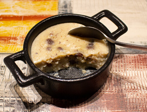 Haselnuss-Rosinen-Pudding mit Sojamilch