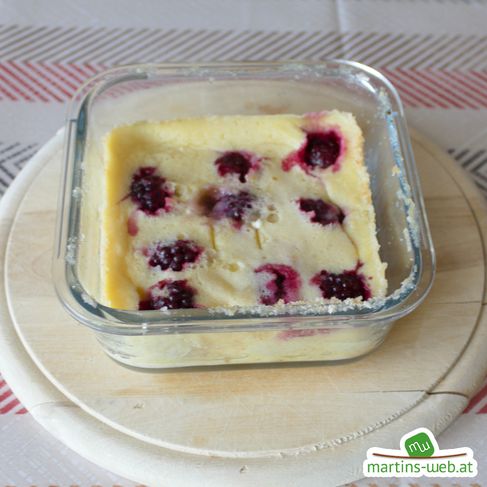 Brombeer-weiße Schoko Dessert