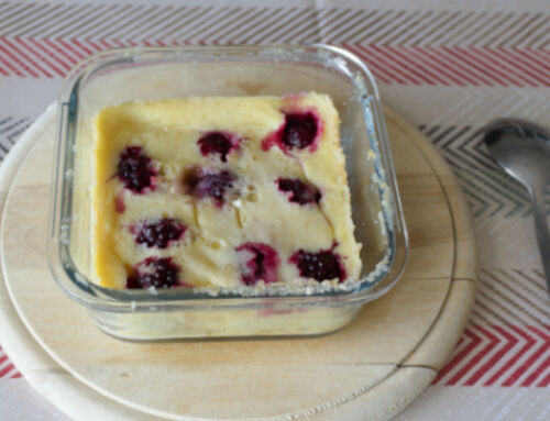 Fruchtig süßes Brombeer-weiße-Schoko-Dessert